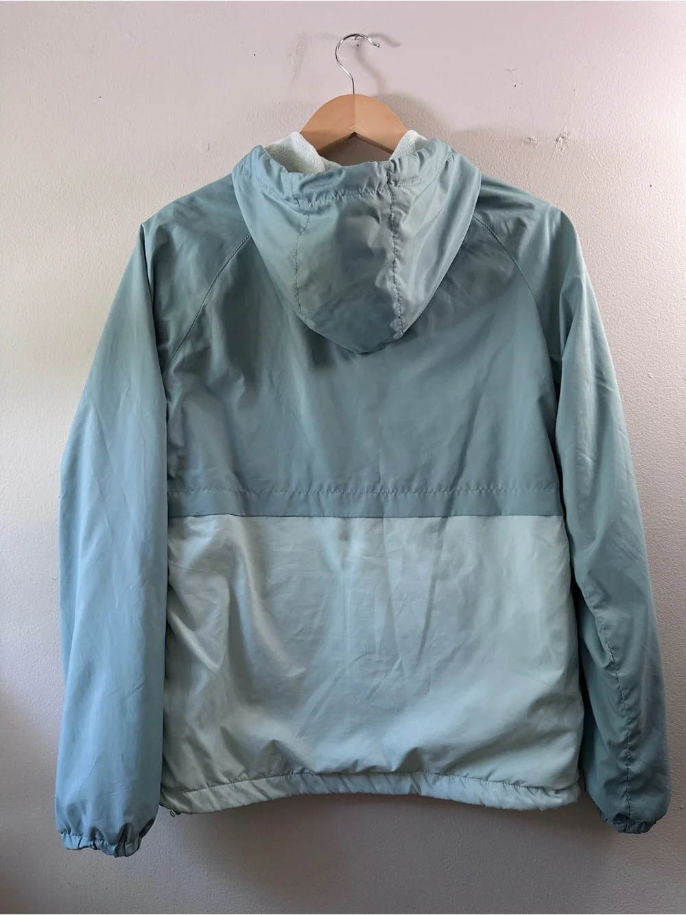 New Balance Hooded Windbreaker Jacket Women Small Teal Mint Colorblock Zip Up